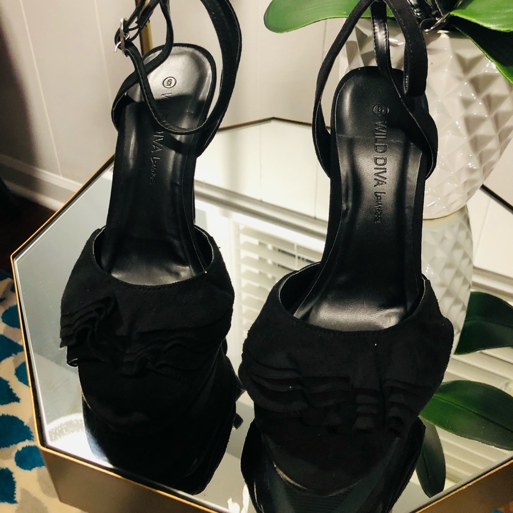 Wild Diva heels size 6